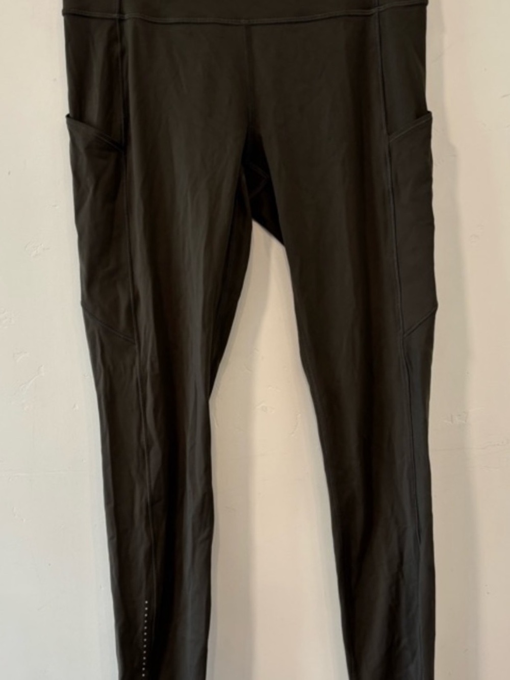 Lululemon Fast and Free High-Rise Tight 24" Size 10 Pockets Nulux Running Green